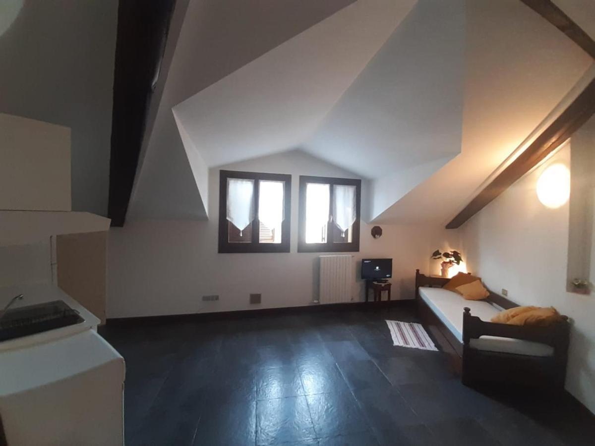 Monolocale Piano Alto Luminoso Pochi Minuti Metro Rossa Appartement *